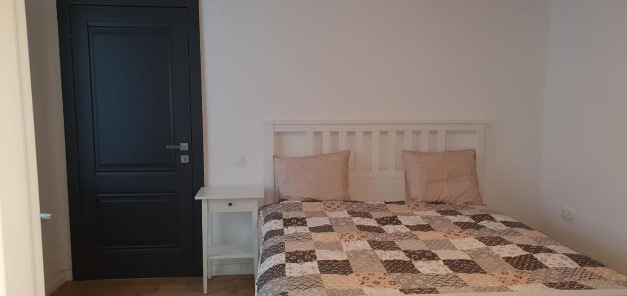 Apartment Centre *